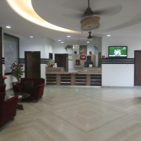Hotel Vindhwashni Haldwāni 外观 照片