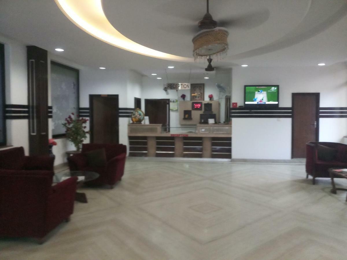 Hotel Vindhwashni Haldwāni 外观 照片