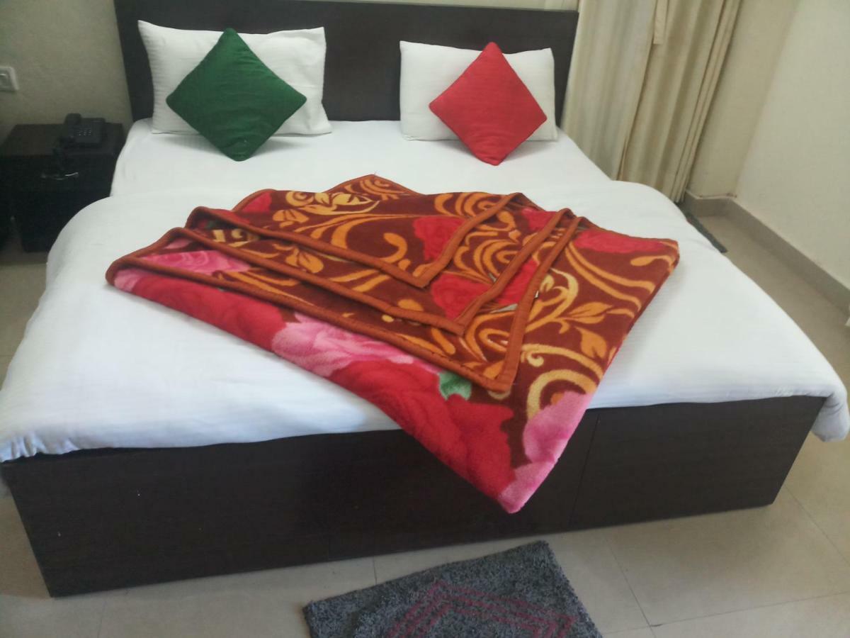 Hotel Vindhwashni Haldwāni 外观 照片