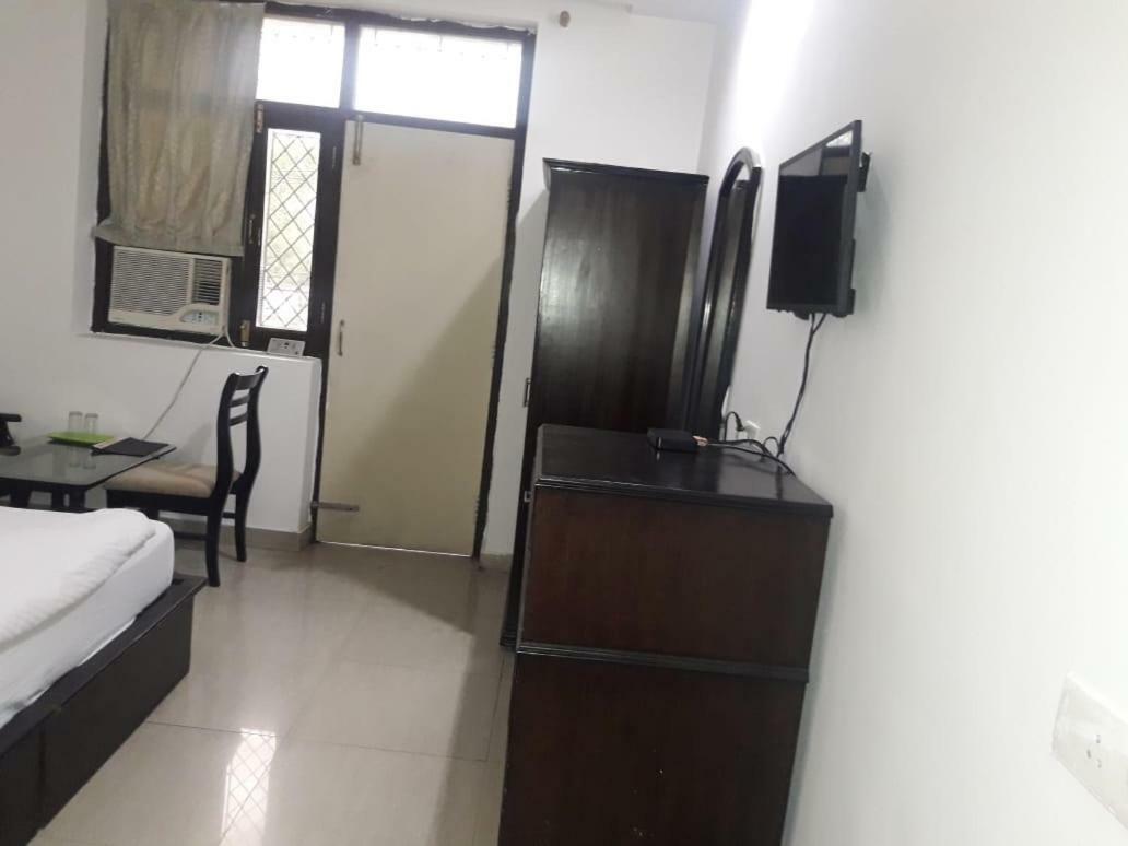 Hotel Vindhwashni Haldwāni 外观 照片
