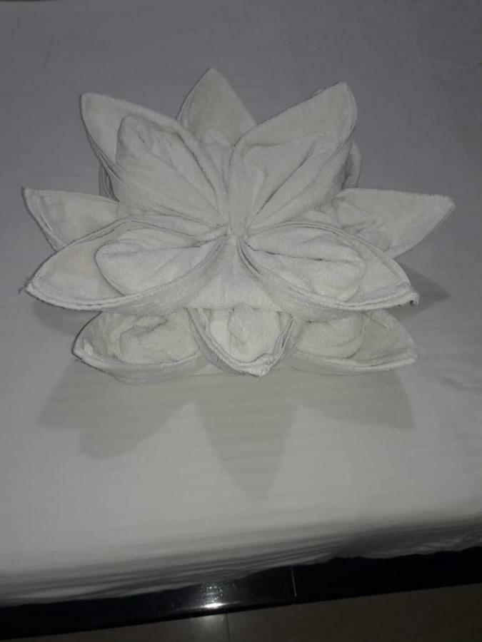 Hotel Vindhwashni Haldwāni 外观 照片